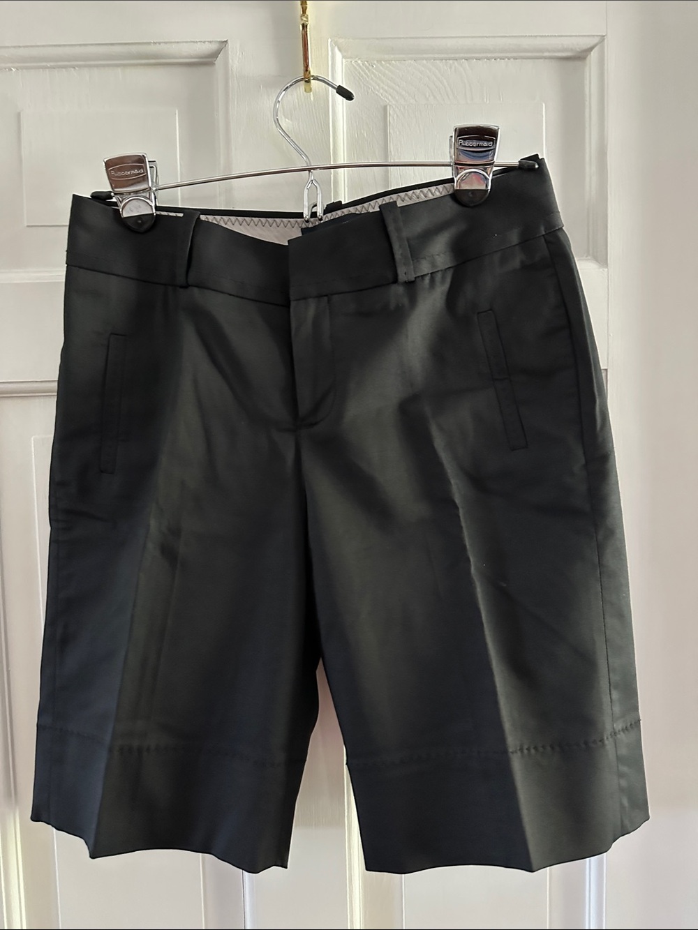 Banana republic size 0, dress black shorts EXCELLENT CONDITION no marks or tears